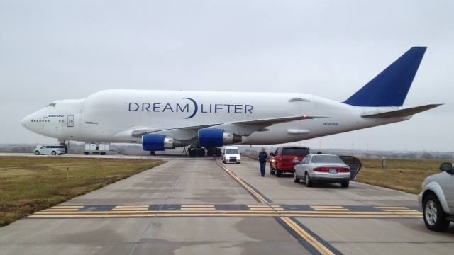 Dreamlifter takes off in Kansas