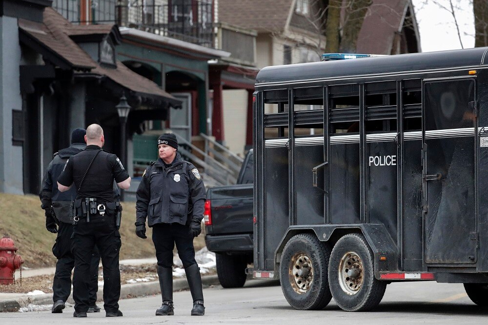 Six dead in Milwaukee shooting as employee opens fire at Molson Coors ...