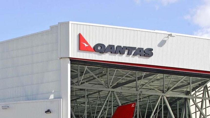 Qantas engineers