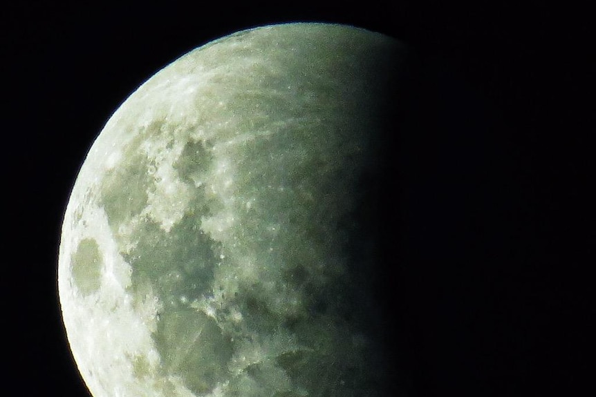 Lunar eclipse photo by Twitter user @GPMooreEsq