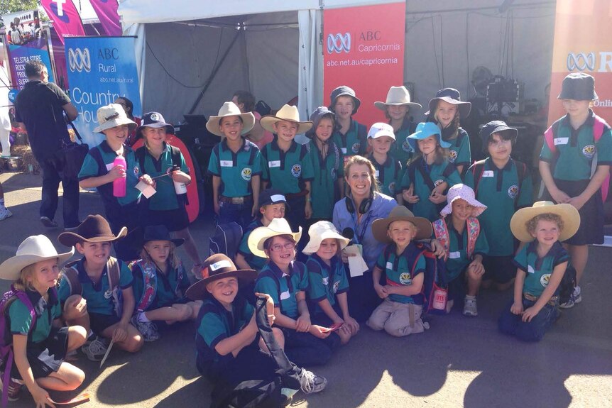 Students from the Capricornia School of Distance Education with Amy McCosker at Beef Australia 2015