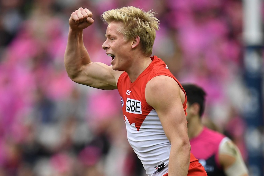 Isaac Heeney pumps the guns