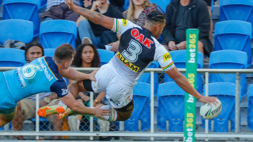 Waqa Blake stretches to score a try
