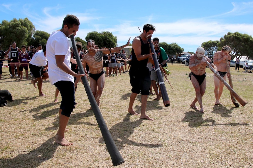 Indigenous musicians and dancers join the haka