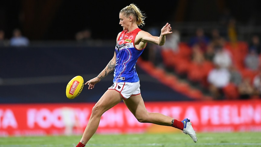 Tayla Harris aide Melbourne à devancer les Lions de Brisbane de trois points dans le thriller AFLW