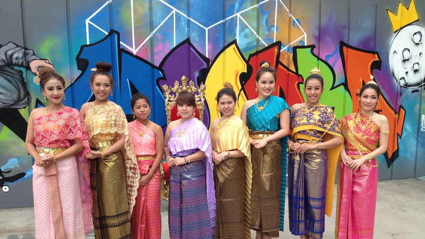 Thai dancing group