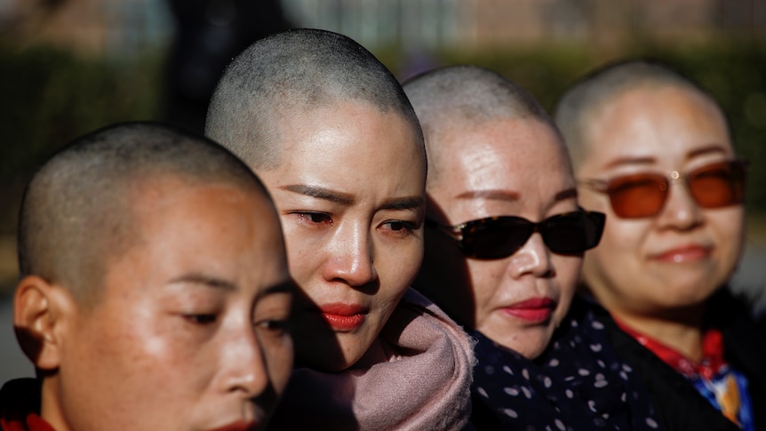 Yuan Shanshan, Li Wenzu, Liu Ermin, Wang Qiaoling don shaved heads for the media