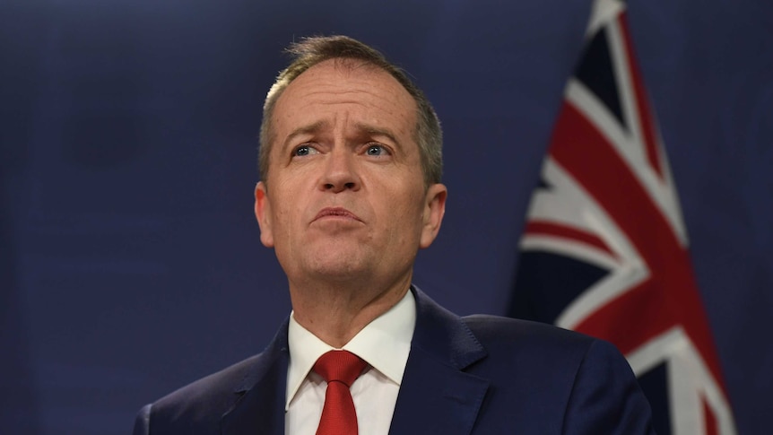 Federal Labor leader Bill Shorten pauses during speech to state Labor Conference.