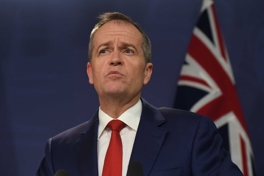 Federal Labor leader Bill Shorten pauses during speech to state Labor Conference.