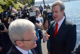 NSW premier Barry O'Farrell (right) speaks to Prime Minister Kevin Rudd