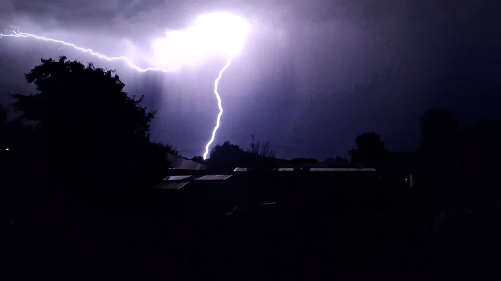 Thousands of lightning strikes recorded across SA's South East - ABC News