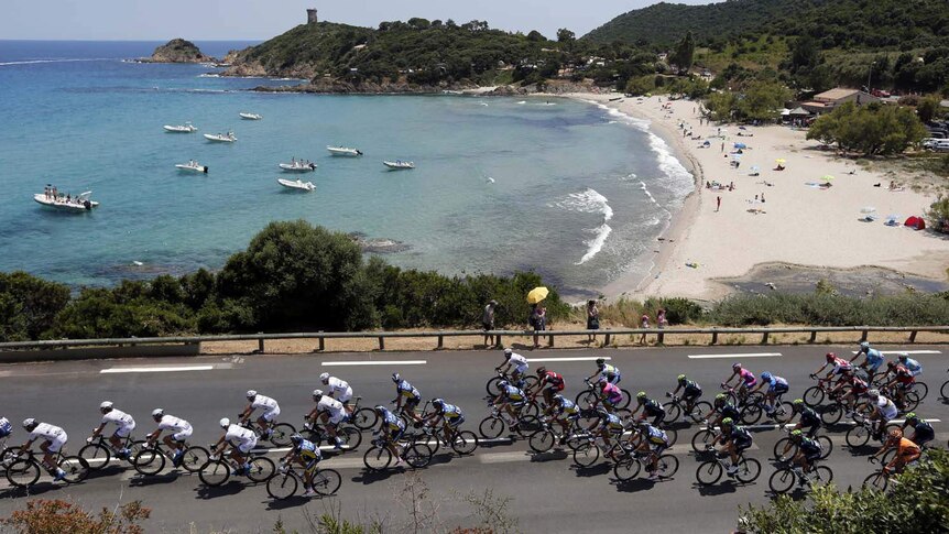 Tour de France cyclists enjoy island views
