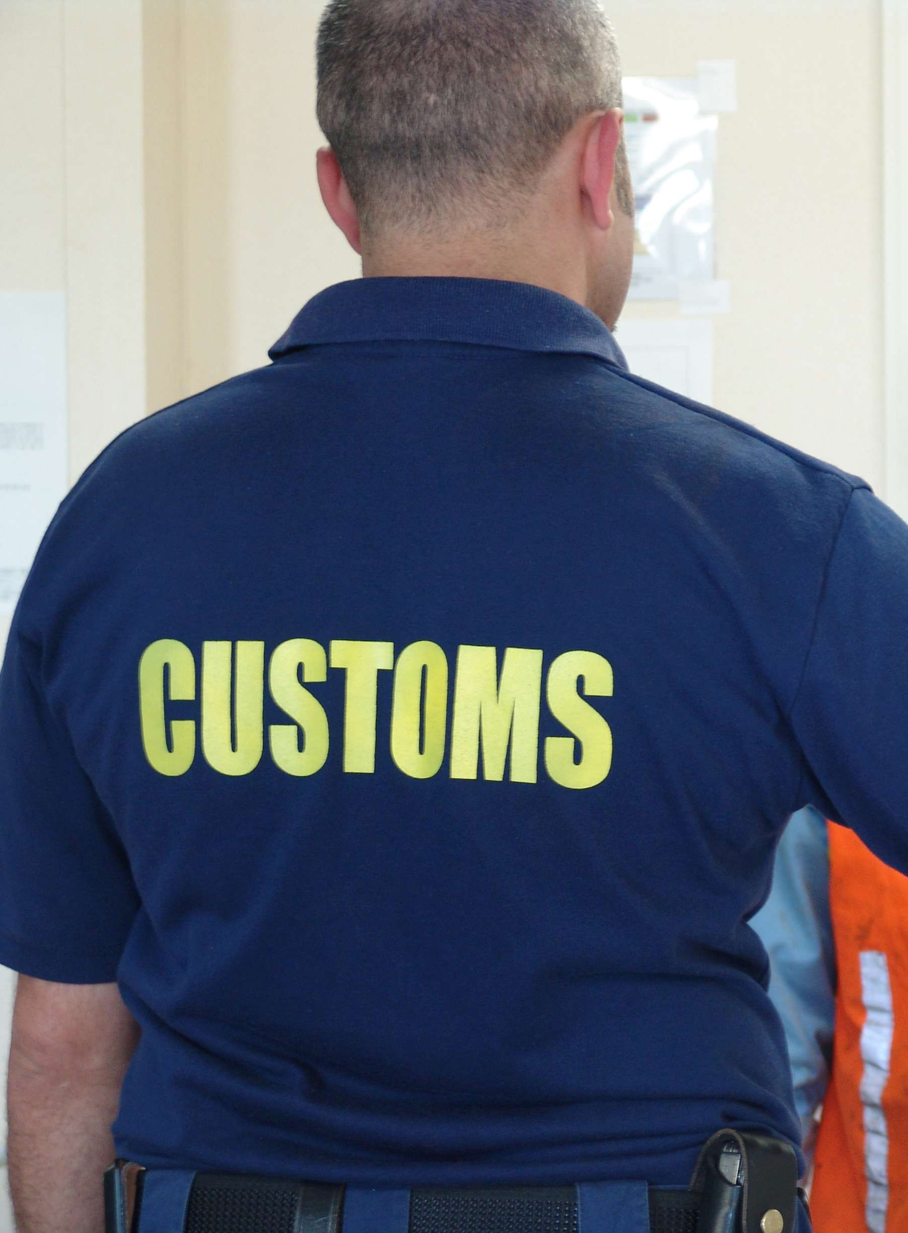 Why The Customs Arrests Warrant A Closer Look ABC News   F2d906253c2c98150ae7a3329df941ed