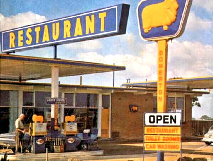 Photo of a blue and yellow golden fleece service station and restaurant. 