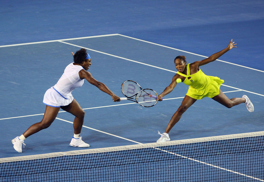 Australian Open 2009 バスタオル MEN'S WOMEN'S Spain Rafael Nadal on bench and cooling himself off with an ice