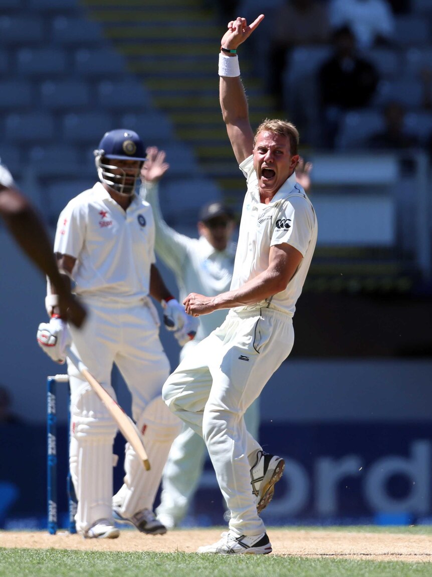 Wagner appeals for Dhawan's wicket