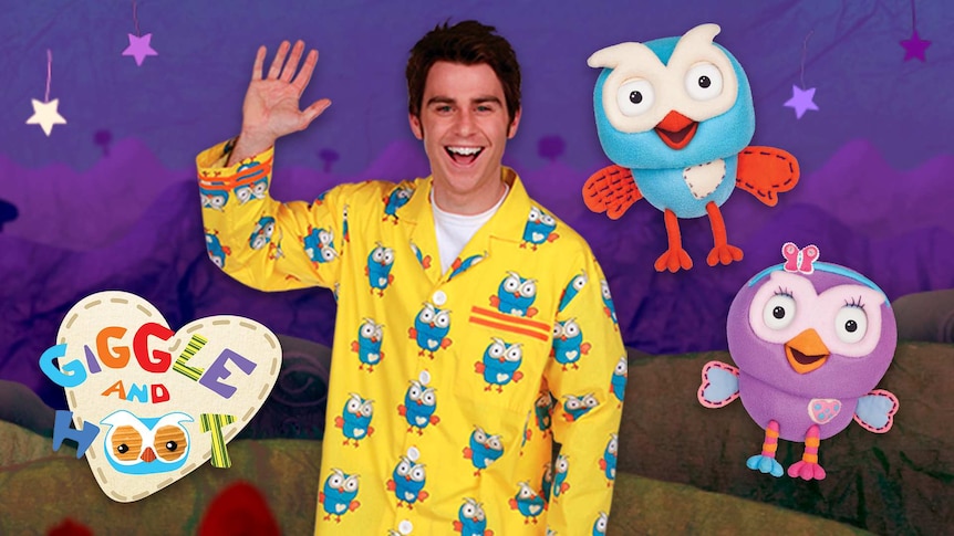 Jimmy Giggle in his pyjamas, accompanied by his two pals, Hoot and Hootabelle