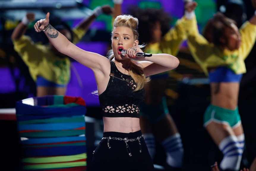 Australian rapper Iggy Azalea has been accused of putting on a modern day minstrel show.