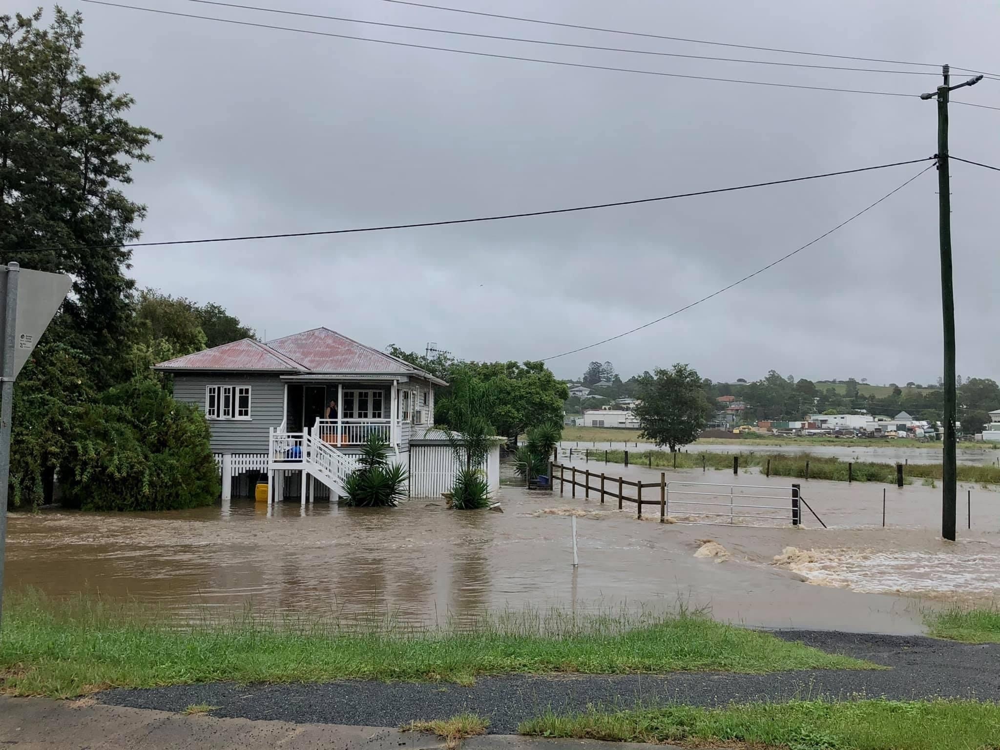 Queensland flooding eases with seven days of sunny skies forecast