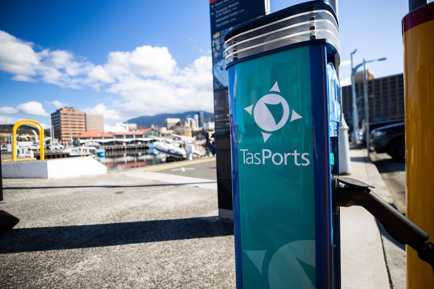 Borne de recharge pour véhicules électriques à Hobart.