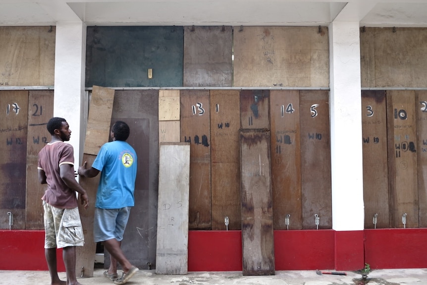 Vanuatu residents prepare for the arrival of Cyclone Pam