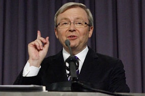Kevin Rudd debates Tony Abbott at the National Press Club (Getty Images: Stefan Postles)