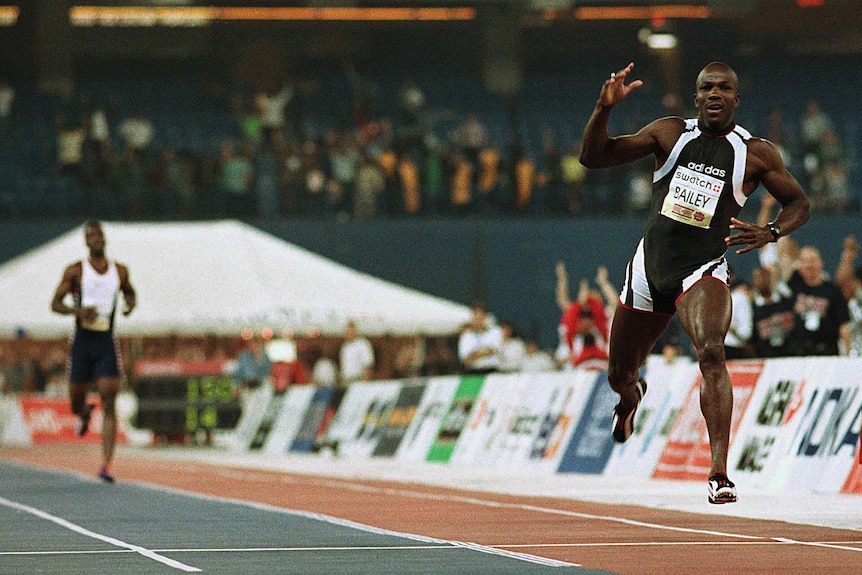 Donovan Bailey beats Michael Johnson in 'World's Fastest Man' race