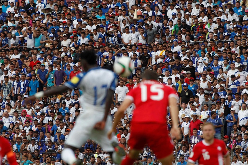 San Pedro Sula crowd watches on as Honduras faces Canada