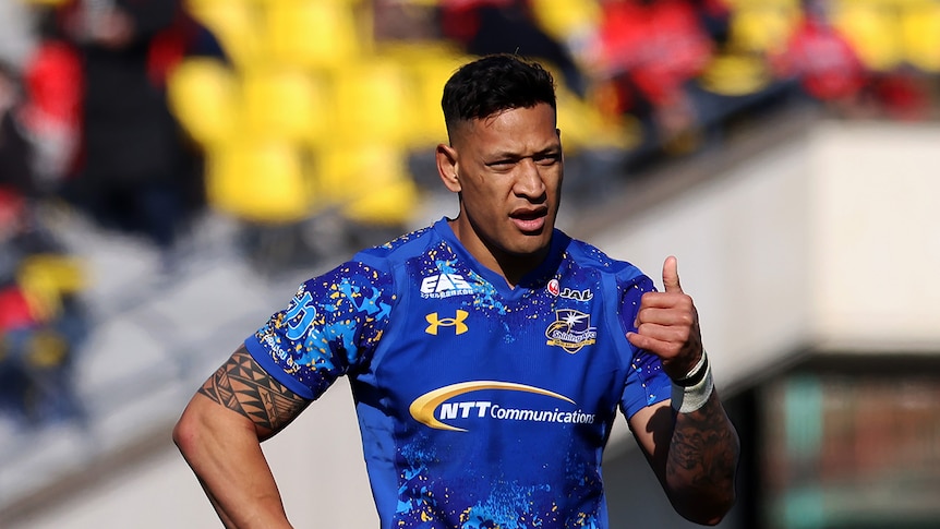 Israel Folau holds his thumb up