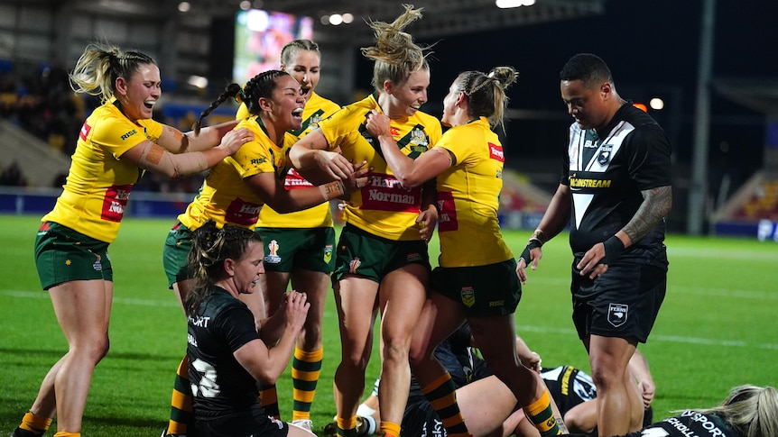 Les Jillaroos australiens tiennent bon pour battre les Kiwi Ferns néo-zélandais à la Coupe du monde de rugby à XV après avoir concédé un essai pour la première fois du tournoi