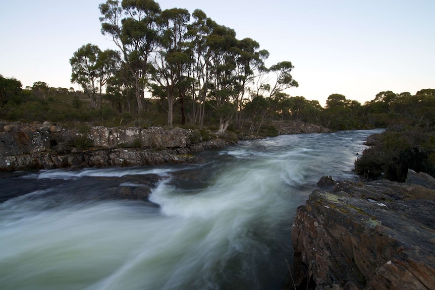 Water flowing through trawtha makuminya