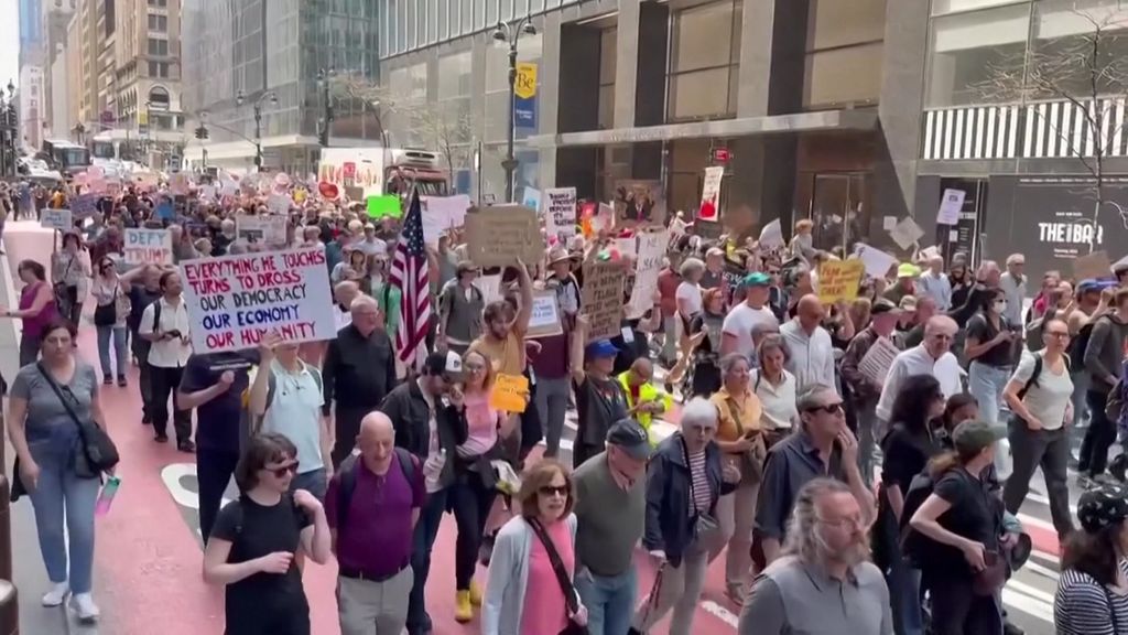 Hundreds of protests against Trump break out across US - ABC News