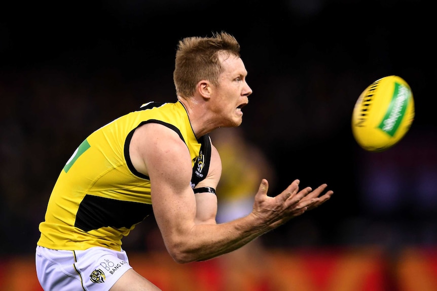 Jack Riewoldt takes a chest mark for the Tigers against the Saints.