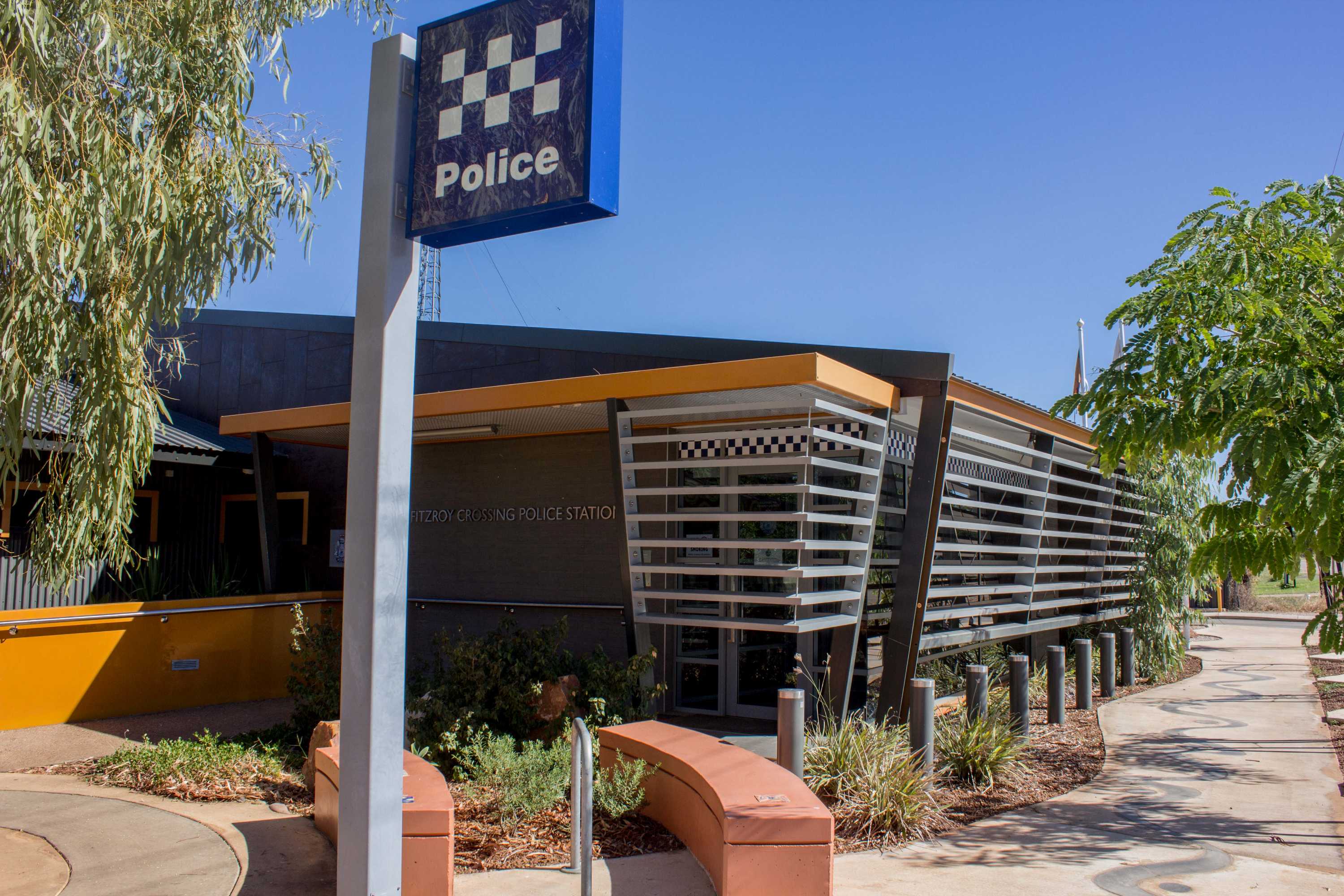 A photo of the Fitzroy Crossing Police Station.
