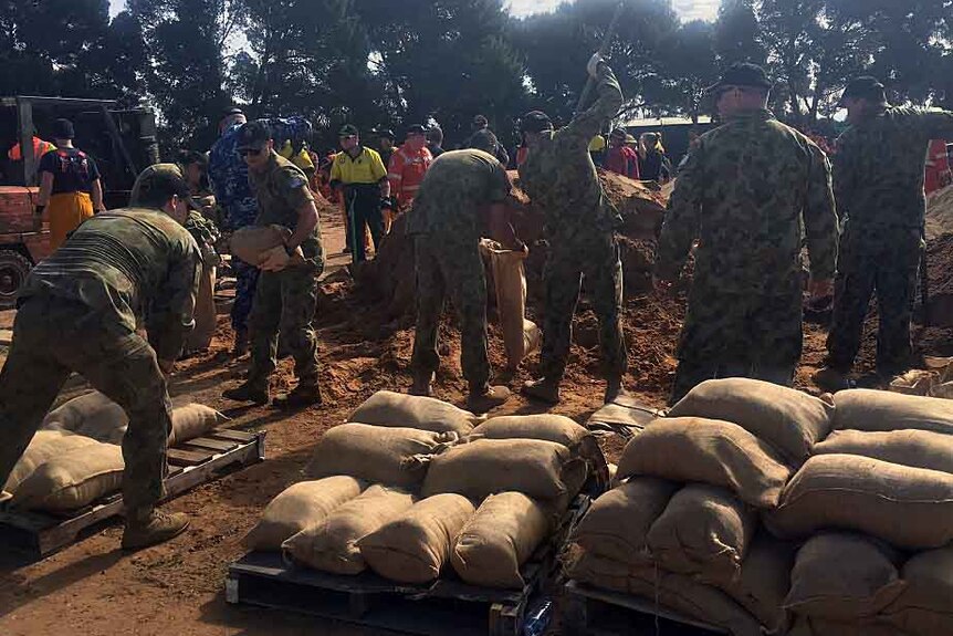 Army joins the sandbagging effort in South Australia in preparation for rising floodwaters.