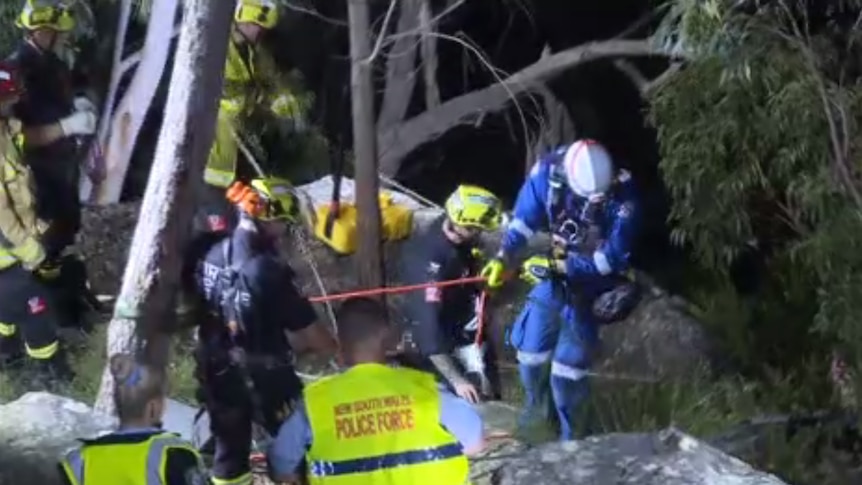 Man remains in critical condition after cliff fall in Sydney – ABC News