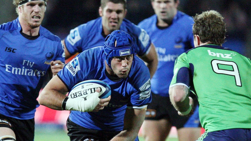 Nathan Sharpe (centre) may extend his Western Force career until 2013