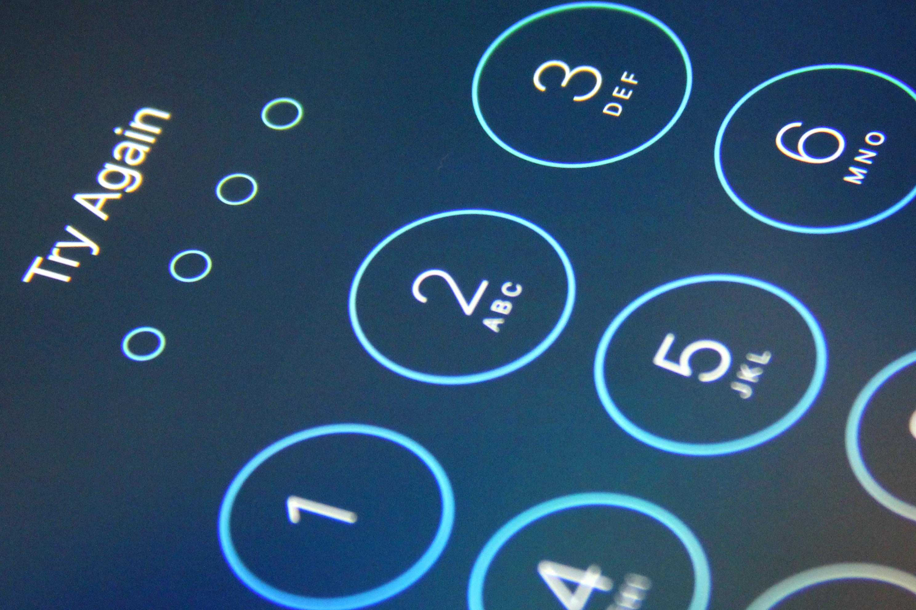 Apple Ordered To Unlock Bernardino Shooter S Iphone For Fbi Why Can T Authorities Decrypt The Device Abc News