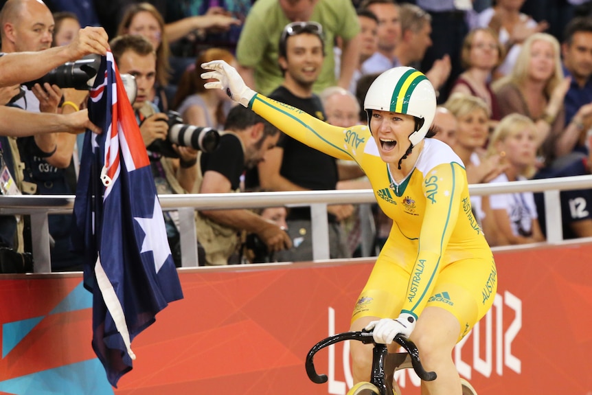 Anna Meares win the Olympic sprint gold