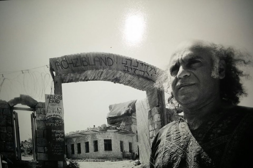 El Avivi photographed in the early years of his "presidency".