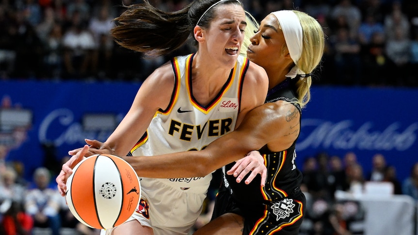 Caitlin Clark's impact on the WNBA evident, even as a much-anticipated  debut ended in a loss - ABC News