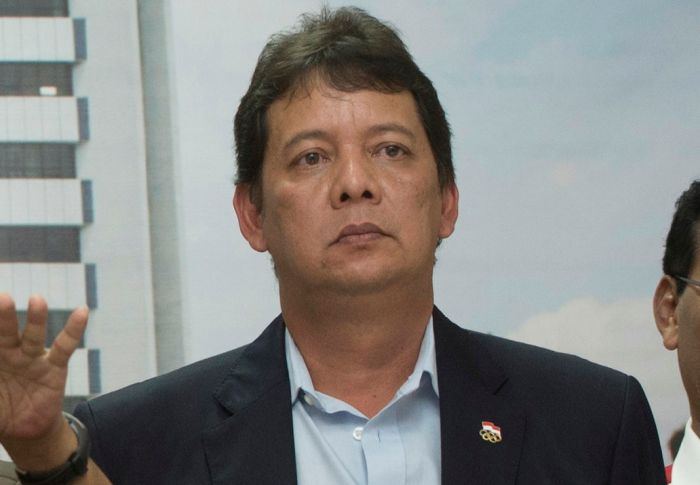 Ade Lukman - Antara Rsa Panggabean