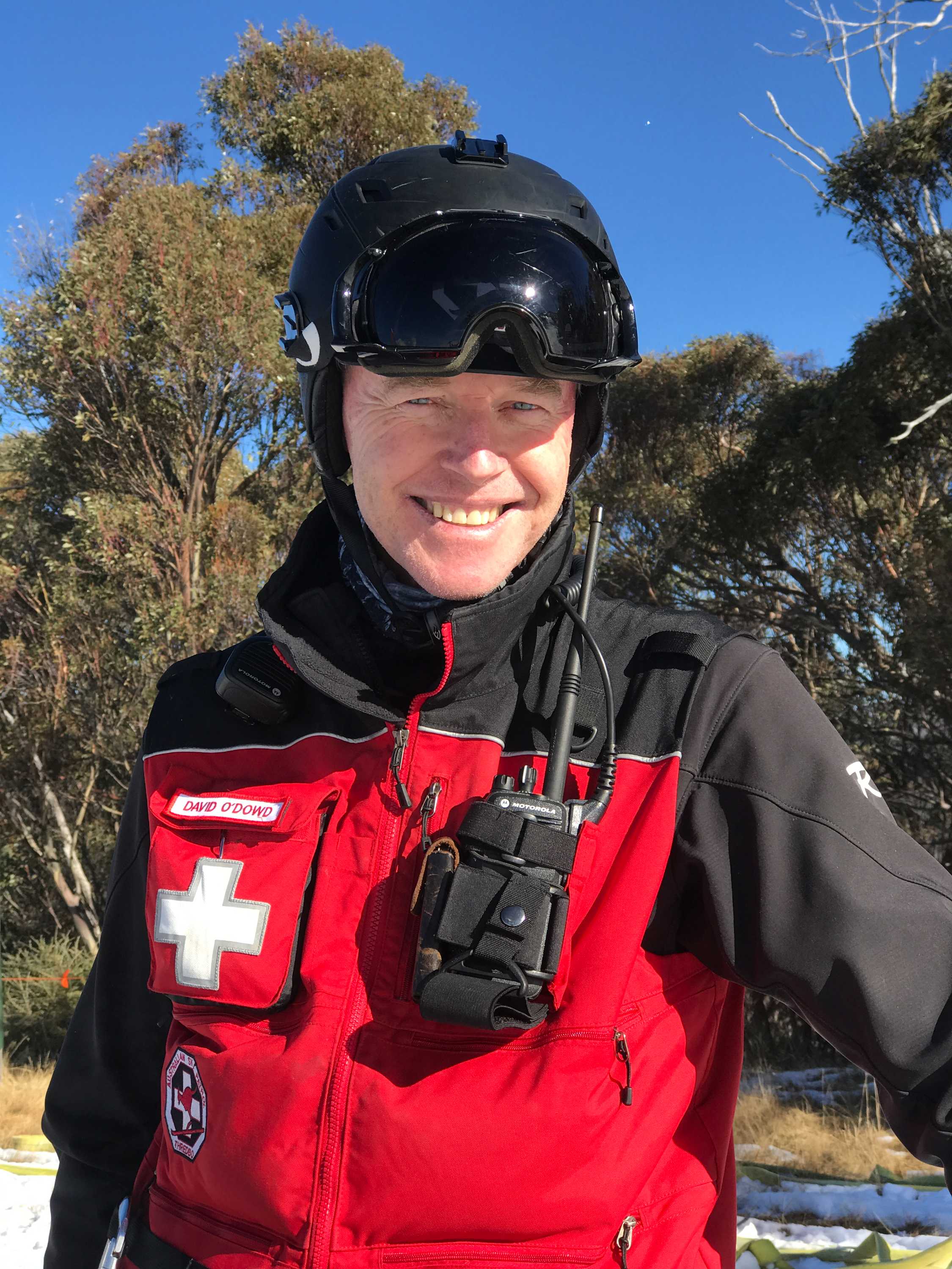 Thredbo snow patroller hangs up his skis after 60 years volunteering on