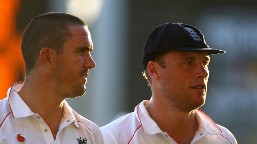 Injury absence ... Kevin Pietersen (l) and Andrew Flintoff (File photo)