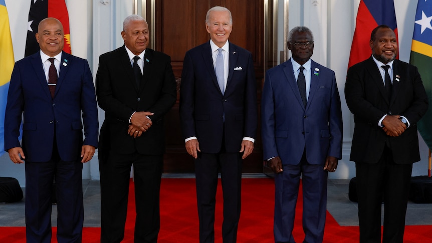 Joe Biden poses with four Pacific Islands leaders. 