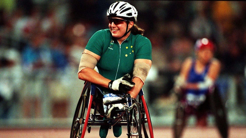 Louise Sauvage wins the women's wheelchair 800m, Sydney Olympic Games 2000