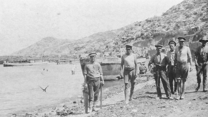 Soldiers on beach at Anzac Cove in Gallipoli in 1915