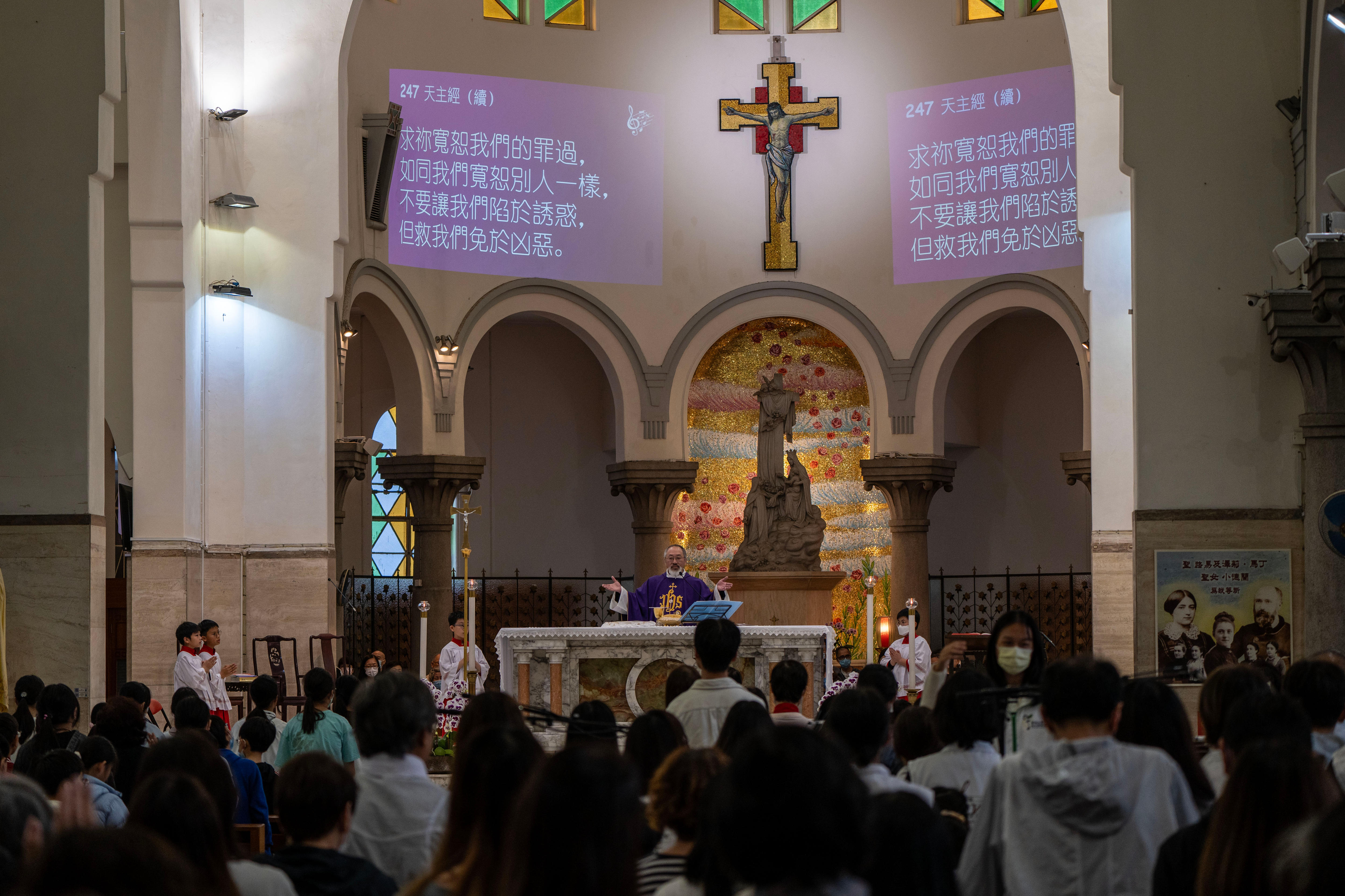 Hong Kong's priests may be required to break confessional seal