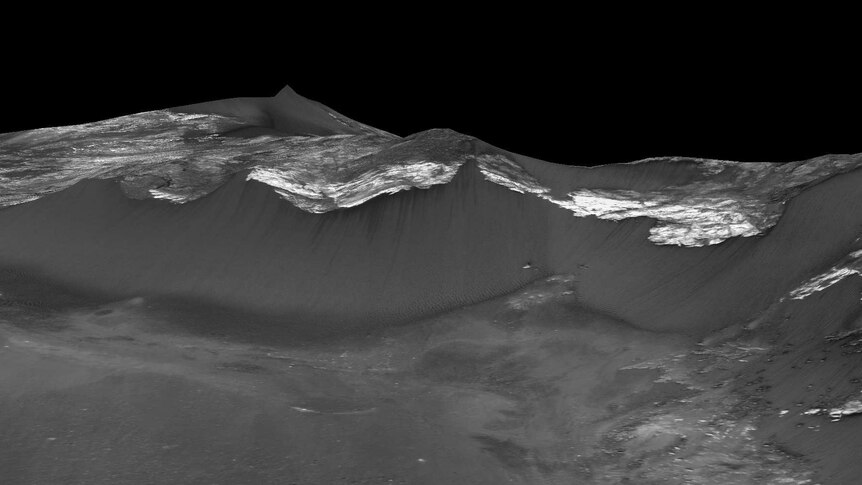 Dark narrow streaks on the slopes of Coprates Chasma on Mars