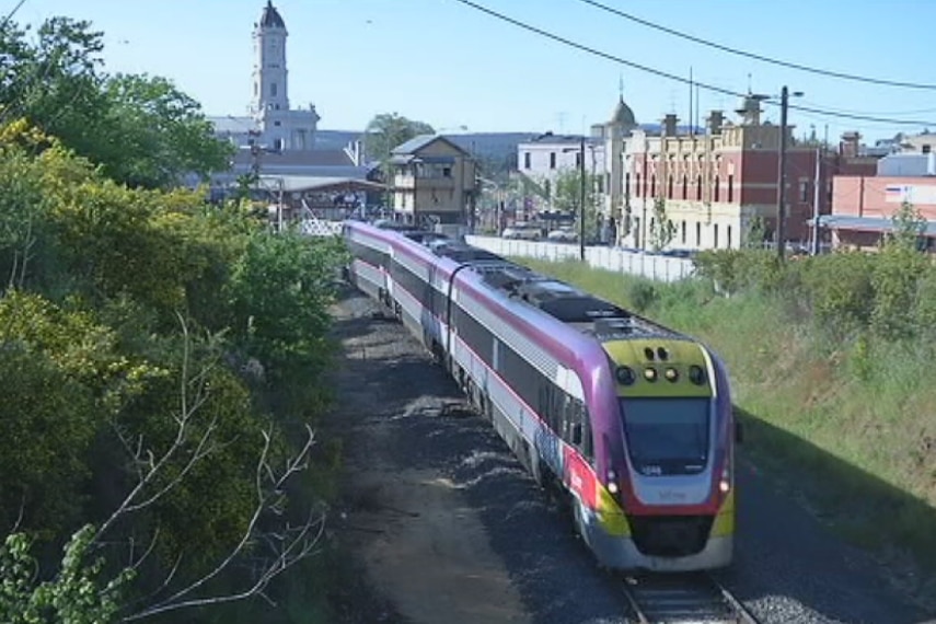 Vline train at Ballarat
